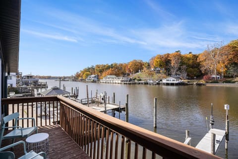 Riverside Suites - Unit A Apartment in Saugatuck