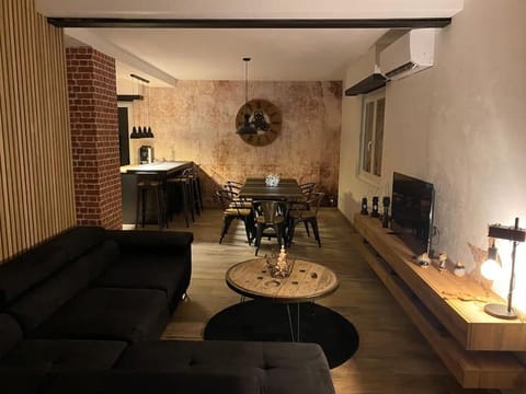 Living room, Dining area