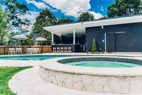 Lounge or bar, Pool view, Swimming pool