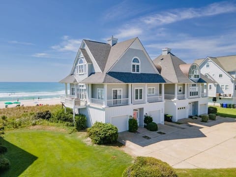 Topsail Treasure's - Oceanfront Luxury Spa Pool House in North Topsail Beach