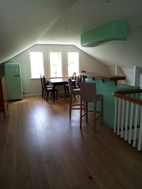 Dining area, kitchen