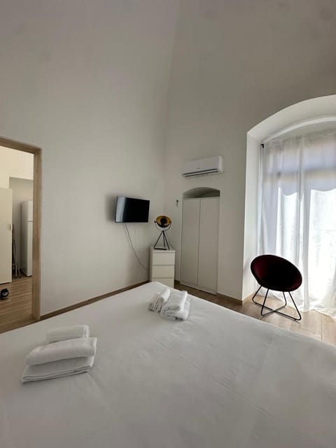 TV and multimedia, Bedroom, wardrobe, air conditioner