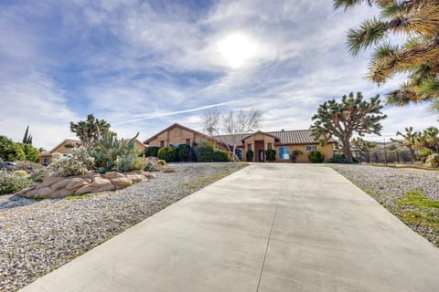 Joshua Tree Area Vacation Rental about 12 Mi to Park! House in Yucca Valley