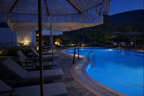 Night, Swimming pool, sunbed