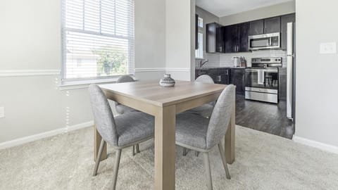 Landing Modern Apartment with Amazing Amenities (ID1175X981) Apartment in Johns Island