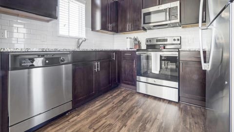 Landing Modern Apartment with Amazing Amenities (ID1175X981) Apartment in Johns Island