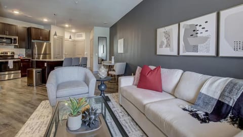 Landing Modern Apartment with Amazing Amenities (ID1205X506) Apartment in Denton