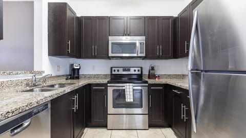 Landing Modern Apartment with Amazing Amenities (ID8738X05) Apartment in Fort Myers