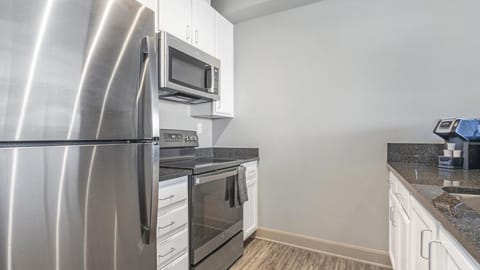 Landing Modern Apartment with Amazing Amenities (ID8431X96) Apartment in Covington
