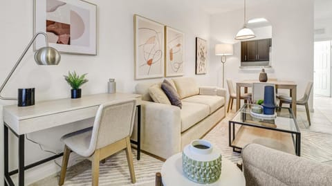 Landing Modern Apartment with Amazing Amenities (ID7697X96) Apartment in Fort Myers