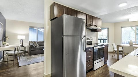 Landing Modern Apartment with Amazing Amenities (ID8880X29) Apartment in Federal Way