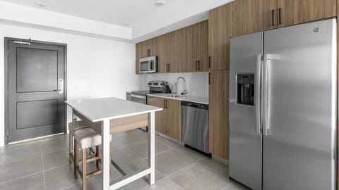 Landing Modern Apartment with Amazing Amenities (ID1397X932) Apartment in Dania Beach