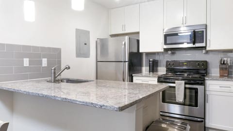 Landing Modern Apartment with Amazing Amenities (ID9298X41) Apartment in Marietta