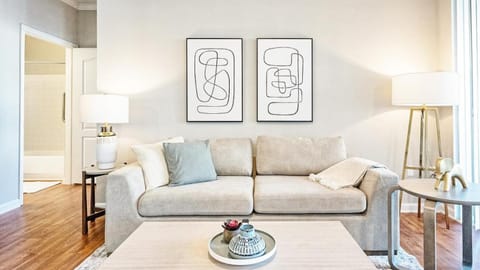 Landing Modern Apartment with Amazing Amenities (ID8999X84) Apartment in Mount Pleasant