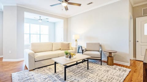 Landing Modern Apartment with Amazing Amenities (ID8999X85) Apartment in Mount Pleasant