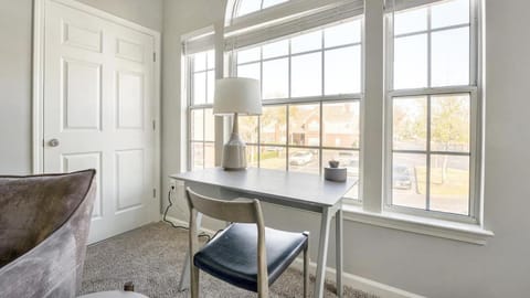 Landing Modern Apartment with Amazing Amenities (ID8483X95) Apartment in Collierville