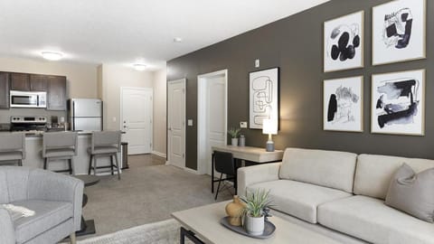 Landing Modern Apartment with Amazing Amenities (ID8750X25) Apartment in Worthington