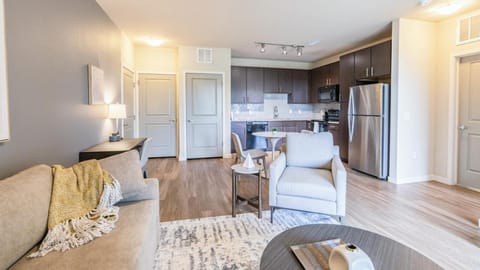 Landing Modern Apartment with Amazing Amenities (ID7516X47) Apartment in Highlands Ranch