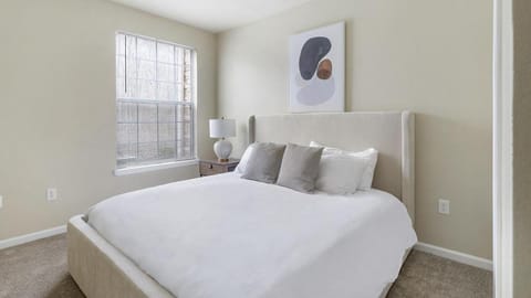 Landing Modern Apartment with Amazing Amenities (ID1174X415) Apartment in Madison