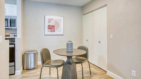 Landing Modern Apartment with Amazing Amenities (ID8221X58) Apartment in Casas Adobes