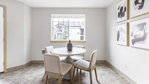 Landing Modern Apartment with Amazing Amenities (ID1221X280) Apartment in Vancouver