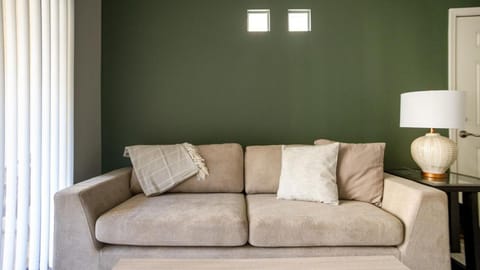 Landing Modern Apartment with Amazing Amenities (ID7468X86) Apartment in Tortolita