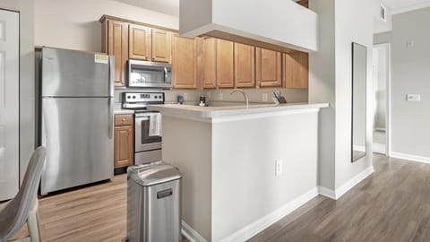 Landing Modern Apartment with Amazing Amenities (ID1278X879) Apartment in Sanford