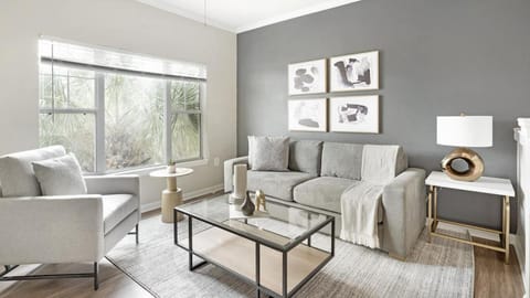 Landing Modern Apartment with Amazing Amenities (ID1278X879) Apartment in Sanford