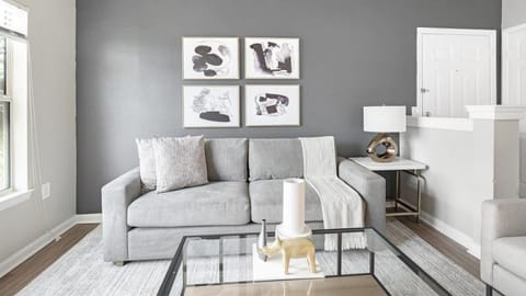 Landing Modern Apartment with Amazing Amenities (ID1278X879) Apartment in Sanford