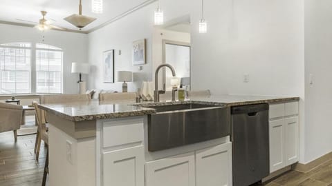 Landing Modern Apartment with Amazing Amenities (ID8815X52) Apartment in El Paso