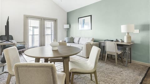 Landing Modern Apartment with Amazing Amenities (ID1241X451) Apartment in Oklahoma City