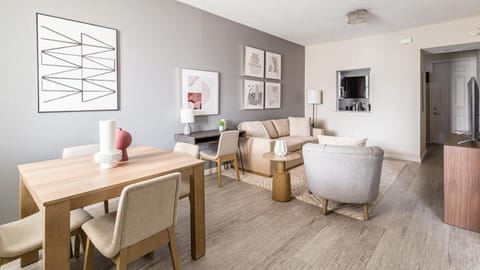 Landing Modern Apartment with Amazing Amenities (ID8175X59) Apartment in Fort Myers