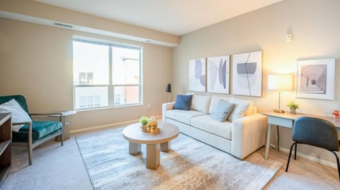 Landing Modern Apartment with Amazing Amenities (ID7380X13) Apartment in Maplewood