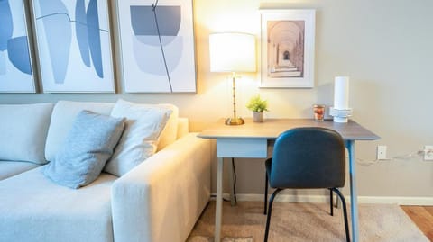 Landing Modern Apartment with Amazing Amenities (ID7380X13) Apartment in Maplewood