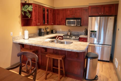 7401- Three Bedroom Loft Den Deluxe Crossings Townhomes condo Apartment in Wasatch County