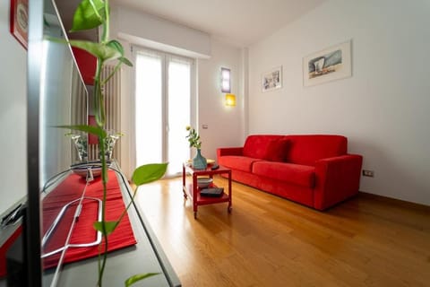 TV and multimedia, Living room, Seating area, Evening entertainment