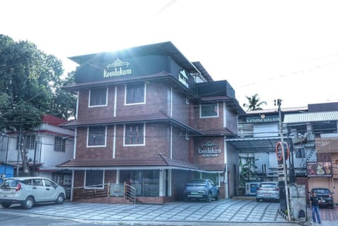 Property building, Day, Street view, Location