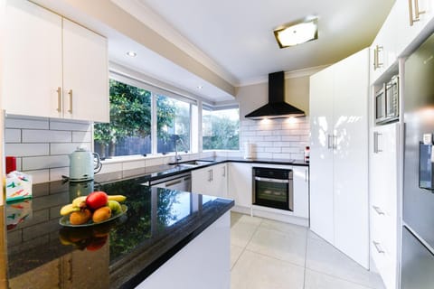 Coffee/tea facilities, Kitchen or kitchenette, dishwasher, minibar, pet friendly, stove, toaster