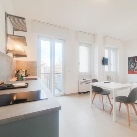 TV and multimedia, Kitchen or kitchenette, Seating area, Dining area