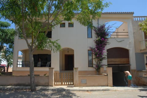 Facade/entrance, Street view