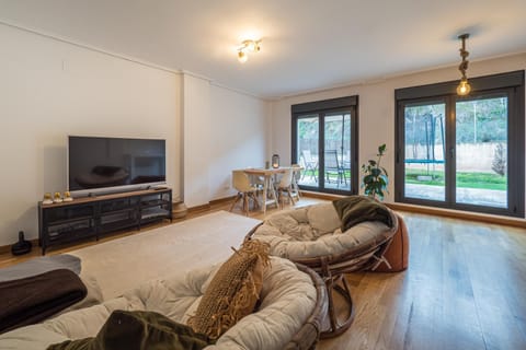 Communal lounge/ TV room