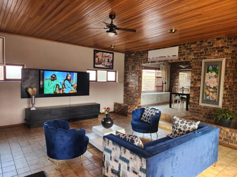 TV and multimedia, fireplace