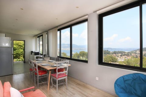 Natural landscape, Living room, Dining area, Sea view