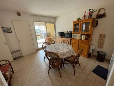 2 chambres au coeur de la station balnéaire, plage de sable Apartment in La Seyne-sur-Mer