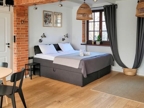 Bed, Living room, Photo of the whole room, Bedroom