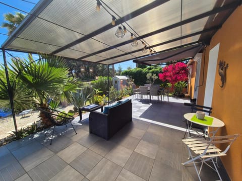 Villa 2 chambres de plain pied, climatisation, internet plages et commerces à proximité Villa in La Seyne-sur-Mer