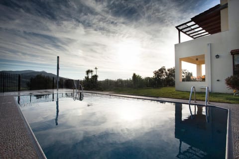 Day, Natural landscape, Mountain view, Pool view, Swimming pool