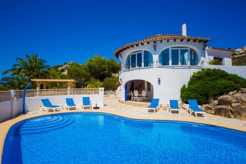 Patio, Facade/entrance, Balcony/Terrace, Mountain view, Mountain view, Pool view, Sea view, Sea view, Swimming pool, Swimming pool, Swimming pool