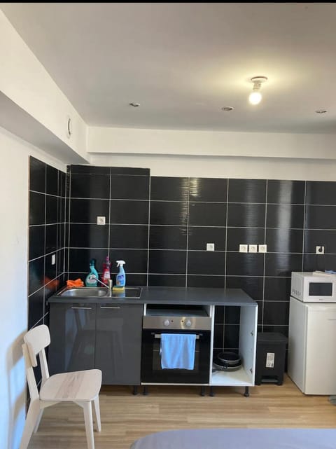 Studi 400 Vieux Port Opéra Apartment in Marseille