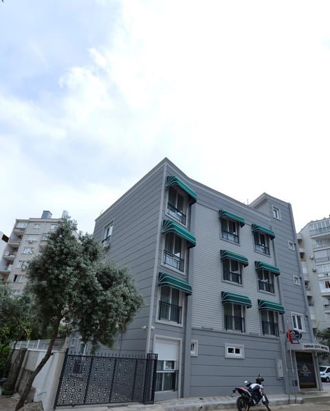 Property building, Day